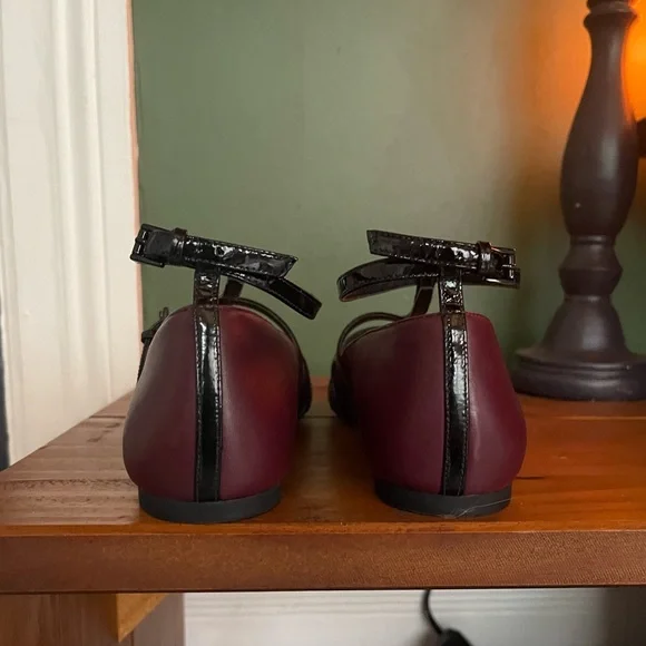 Michael Kors Marta Flats - Picture 4 of 4